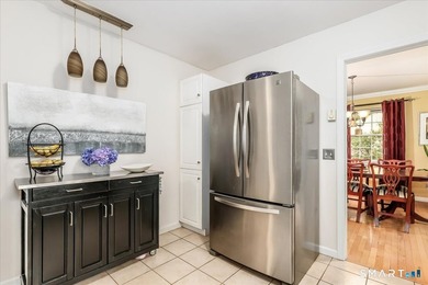 PERFECT SIZE- UPDATED-IMMACULATE! Immaculate and exceptionally - photo 10