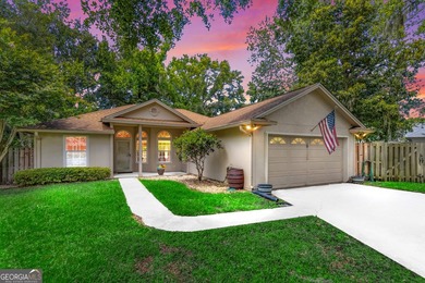 Tucked away on a cul-de-sac in a popular community near NSB - photo 1