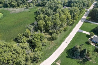 Imagine living surrounded by nature while enjoying the - photo 4
