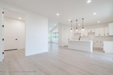 This new home stuns with spectacular views, an open layout - photo 7