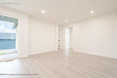 This new home stuns with spectacular views, an open layout - photo 8