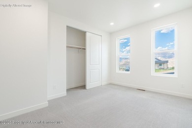 This new home stuns with spectacular views, an open layout - photo 9