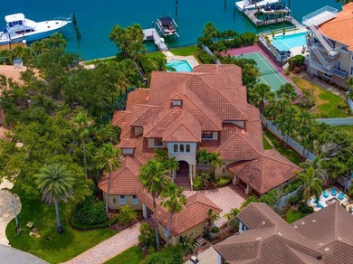 Expansive, gated, waterfront family estate meets effortless - photo 2