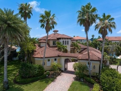 Expansive, gated, waterfront family estate meets effortless - photo 4
