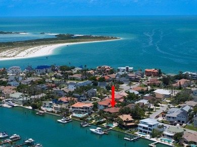 Expansive, gated, waterfront family estate meets effortless - photo 5