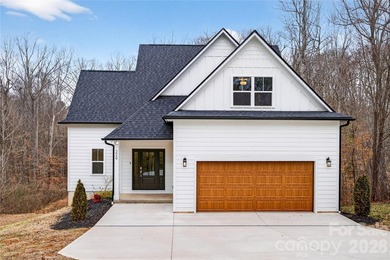 Welcome to your brand-new dream home in the charming town of - photo 2