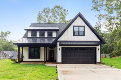 Lake Home For Sale in Westminster, South Carolina