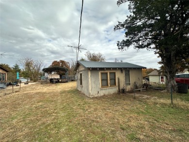 Cedar Lake Home For Sale in Hinton Oklahoma