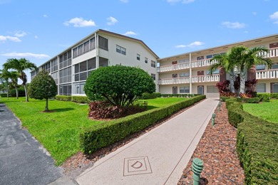 Enjoy the best of Boca Raton living in this move-in ready - photo 15