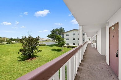 Enjoy the best of Boca Raton living in this move-in ready - photo 16