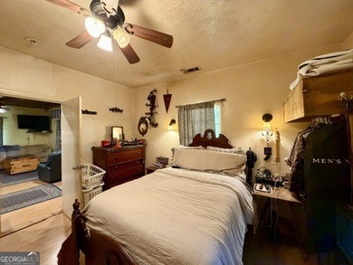 Seller will consider all reasonable offers! Charming - photo 17