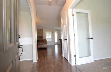 This charming, turn-key former parade home is completely move-in - photo 4
