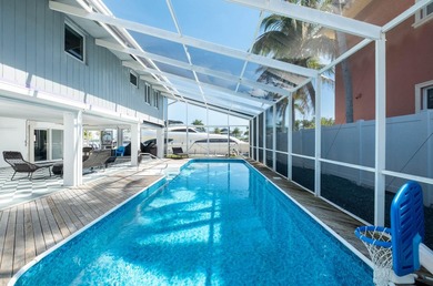 Think the Florida Keys can't accommodate a true yacht? Think - photo 25