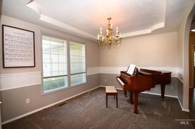 This charming, turn-key former parade home is completely move-in - photo 5