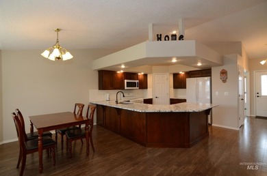 This charming, turn-key former parade home is completely move-in - photo 7