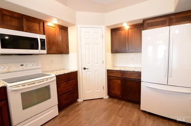 This charming, turn-key former parade home is completely move-in - photo 9
