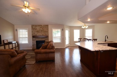 This charming, turn-key former parade home is completely move-in - photo 10