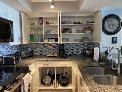 Extensively remodeled 4-bedroom, 3-bathroom oceanfront - photo 41