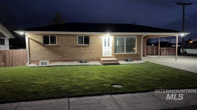 Located in an established low traffic area of Rupert, close to - photo 1