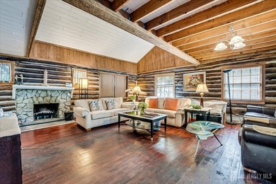 A beautiful Lake Front Property on Gordon Lake. This home offers - photo 14