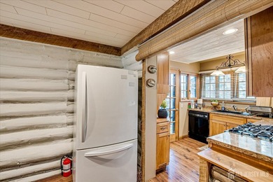 A beautiful Lake Front Property on Gordon Lake. This home offers - photo 25