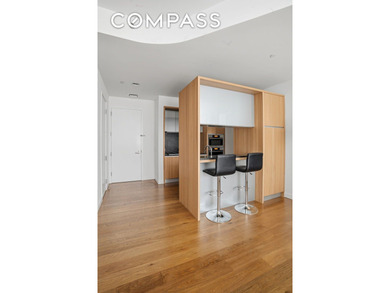 When people imagine living in SoHo - this is what they have in - photo 4