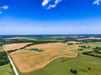 (private lake, pond, creek) Acreage For Sale in Mound City Kansas