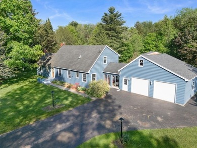 Welcome to this expansive home offering timeless character - photo 2