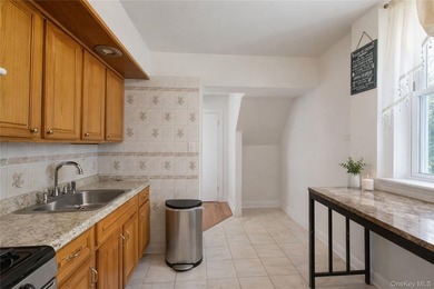 Welcome to 2854 Kingsbridge Terrace, an exceptional opportunity - photo 12