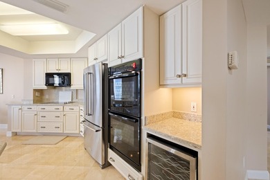 This is an end unit on the third floor on the West side of the - photo 7