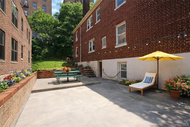 Welcome to 2854 Kingsbridge Terrace, an exceptional opportunity - photo 21
