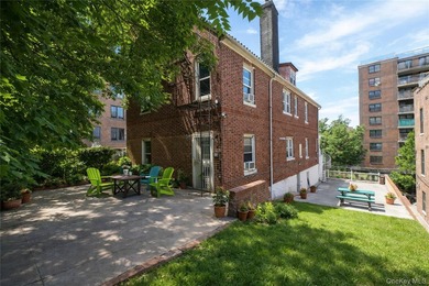 Welcome to 2854 Kingsbridge Terrace, an exceptional opportunity - photo 22