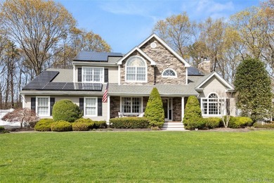 Welcome to 251 Oakwood Road, Oakdale - a stunning custom-built - photo 2