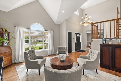 Welcome to 251 Oakwood Road, Oakdale - a stunning custom-built - photo 7