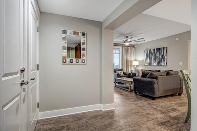 Perfectly positioned in Observation Point, this fully furnished - photo 5