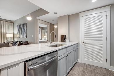 Perfectly positioned in Observation Point, this fully furnished - photo 10
