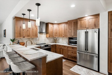 Top-Floor Sophistication, Elevated Style. Beautifully reimagined - photo 4