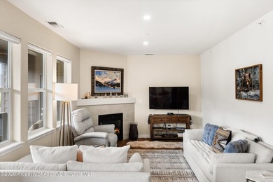 Top-Floor Sophistication, Elevated Style. Beautifully reimagined - photo 9
