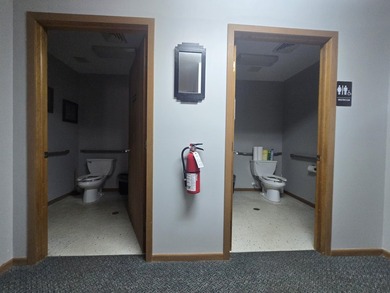 2,600+/- square foot professional building on 2.5+ acres - photo 21