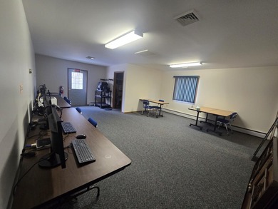 2,600+/- square foot professional building on 2.5+ acres - photo 22