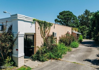 Prime commercial listing in the heart of Beaufort, currently - photo 7