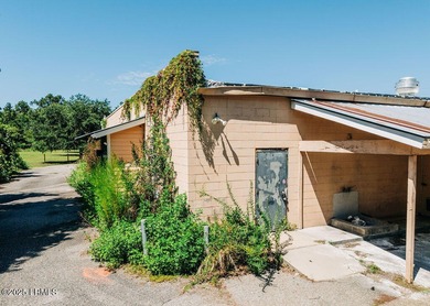 Prime commercial listing in the heart of Beaufort, currently - photo 10