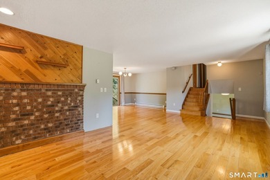 Welcome to 82 Lake Garda Drive, a beautifully maintained - photo 11