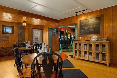 Established business located right along the Mississippi River;