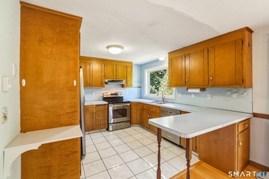 Welcome to 82 Lake Garda Drive, a beautifully maintained - photo 15
