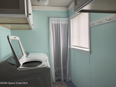 This beautiful home boasts 4 bedrooms pus a bonus/flex room and - photo 15