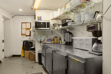 Established business located right along the Mississippi River;