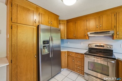 Welcome to 82 Lake Garda Drive, a beautifully maintained - photo 17