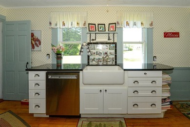 Welcome to the beautifully maintained historic farmhouse you - photo 18