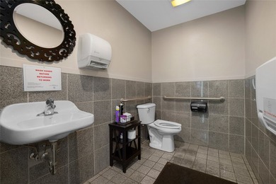 Established business located right along the Mississippi River;